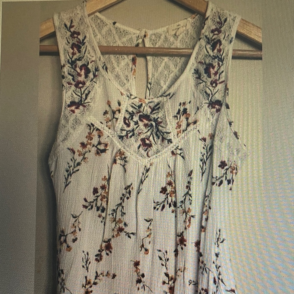 Women's Cream Floral Embroidered Sleeveless Top